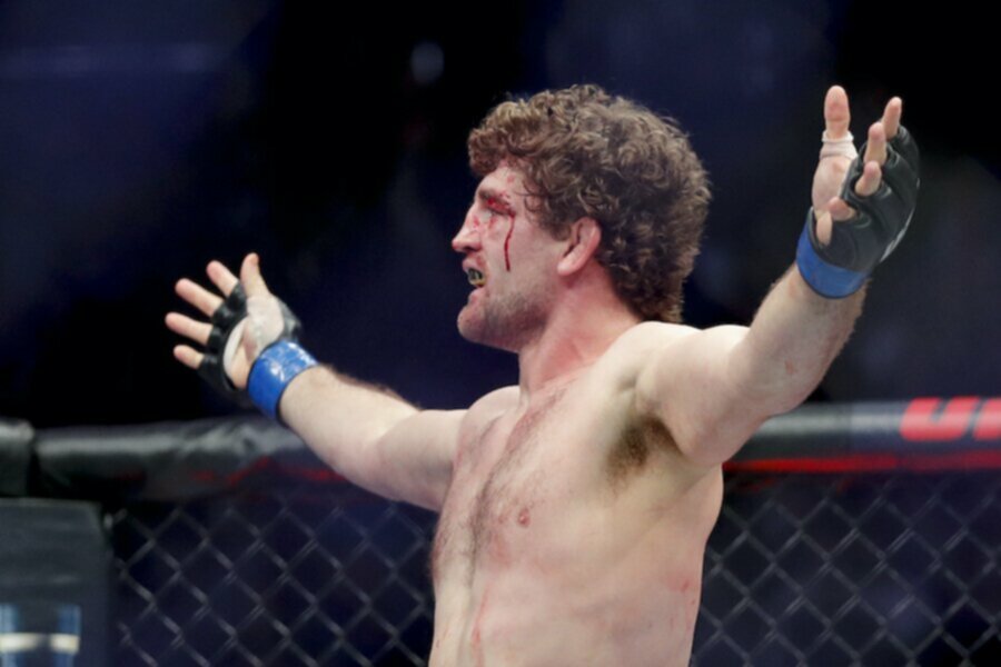 bloody ben askren with raised hands ufc 235 