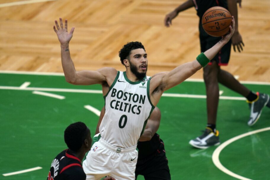 Boston Celtics Jayson Tatum game playing game in Boston