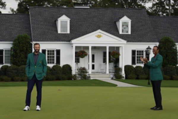 Dustin Johnson shows off Green Jacket