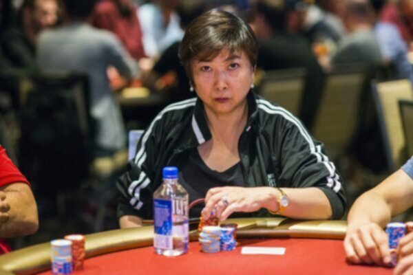 jj liu playing poker