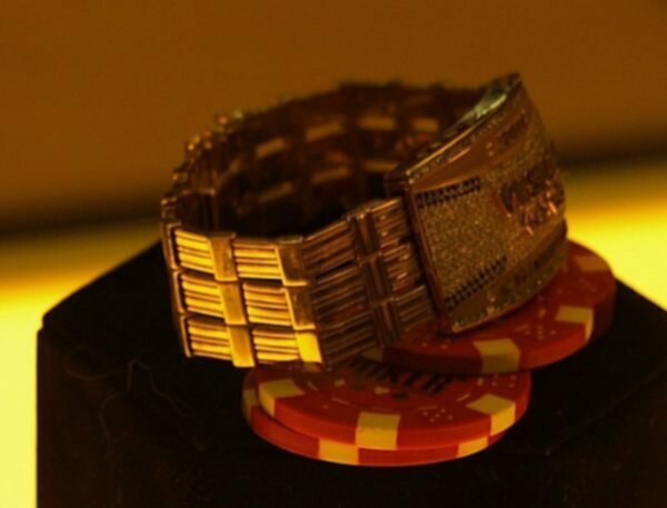 WSOP Bracelet plinth