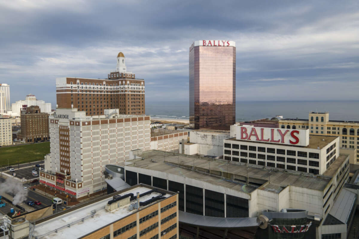 Texas Considers Sports Betting, Bally’s Enters Chicago Deal & More